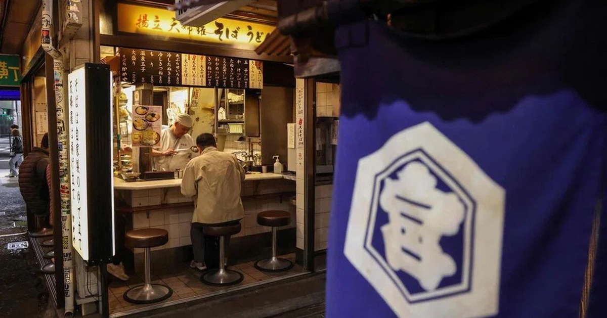 Nhật Bản tạm ngừng cấp visa mới cho lao động tay nghề cao ngành nhà hàng