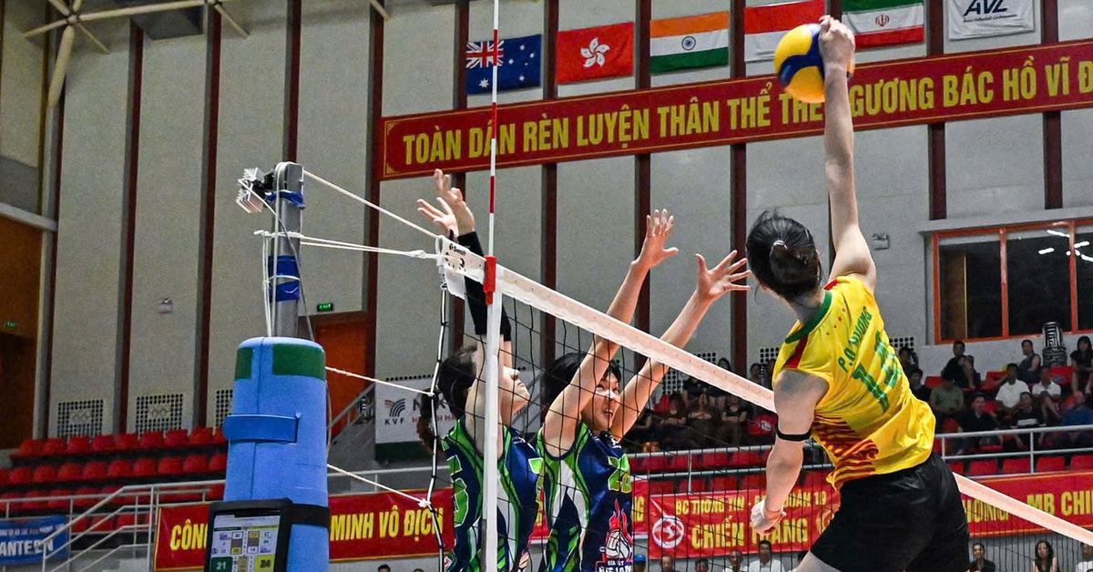 Bóng chuyền nữ: Binh chủng Thông tin thua trận thứ 3