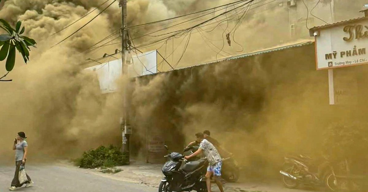 Cháy lớn ở khu đô thị tại Bắc Ninh, khói đen cuồn cuộn, 7 ki ốt bị thiêu rụi