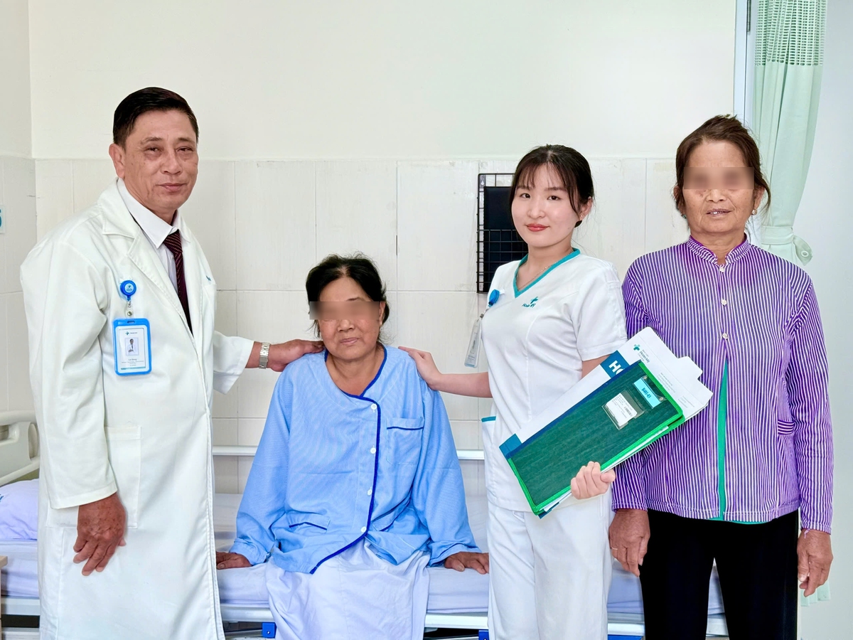 Người lớn tuổi, nhiều bệnh nền vẫn có thể thay khớp và phục hồi vận động