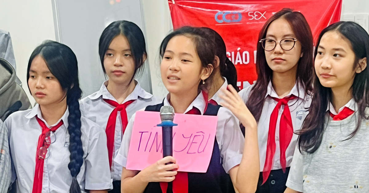 Một nửa học sinh ngại nói chuyện giới tính với cha mẹ
