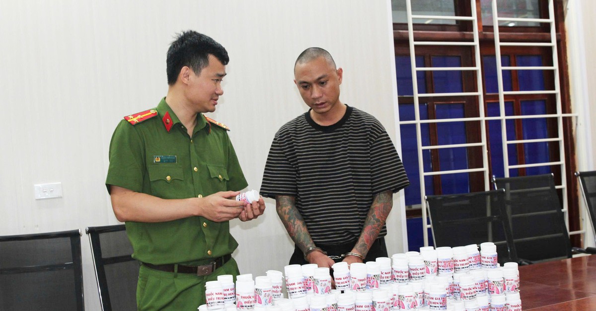 Bắt người sản xuất thuốc giả, xịt sơn quảng cáo 'khỏi hen 100%'