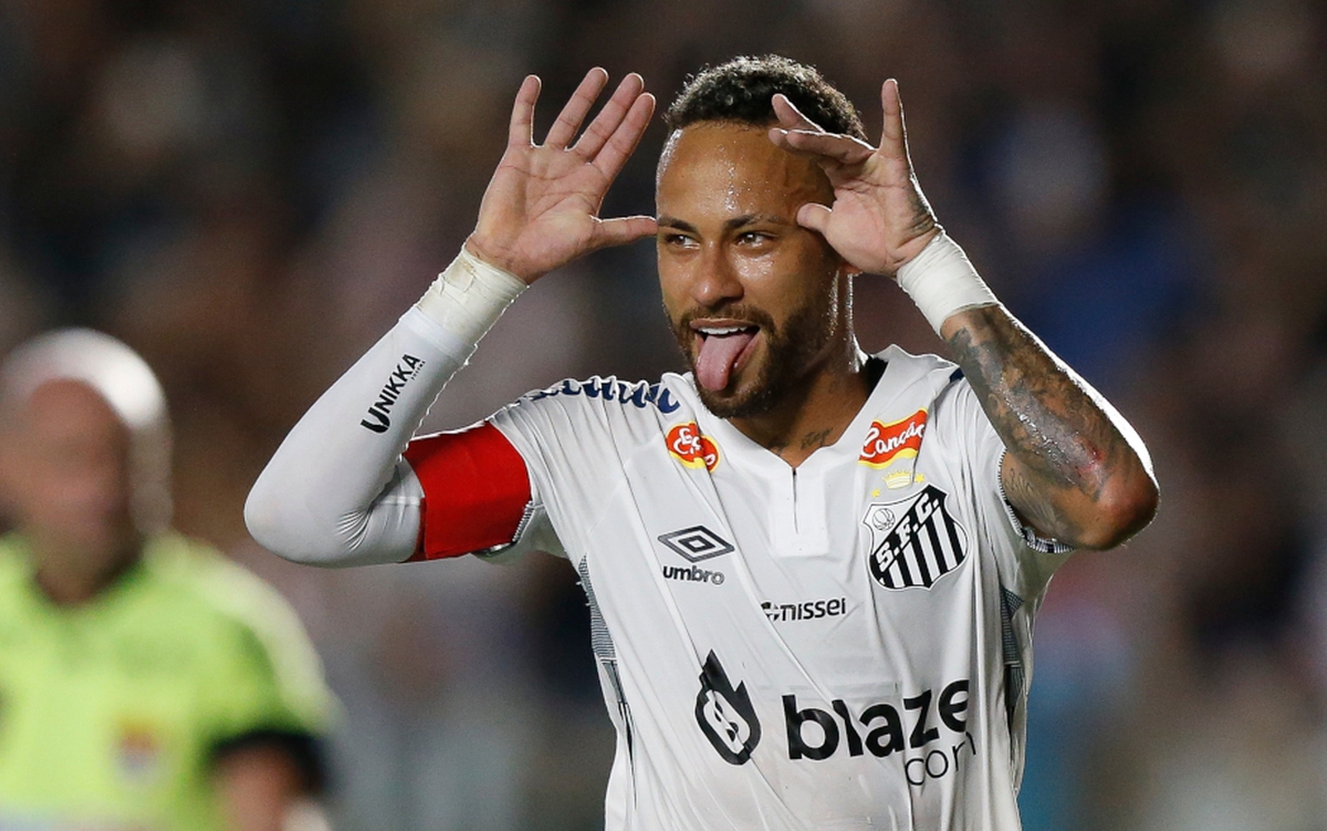 HLV Ancelotti hỏi Tổng thống Brazil về việc gọi Neymar