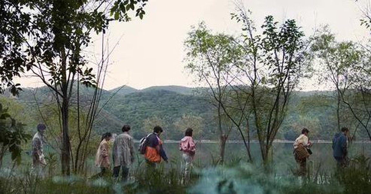 Đối thủ của 'Dưới bóng điện hạ' đã xuất hiện và gây náo loạn tại Hàn