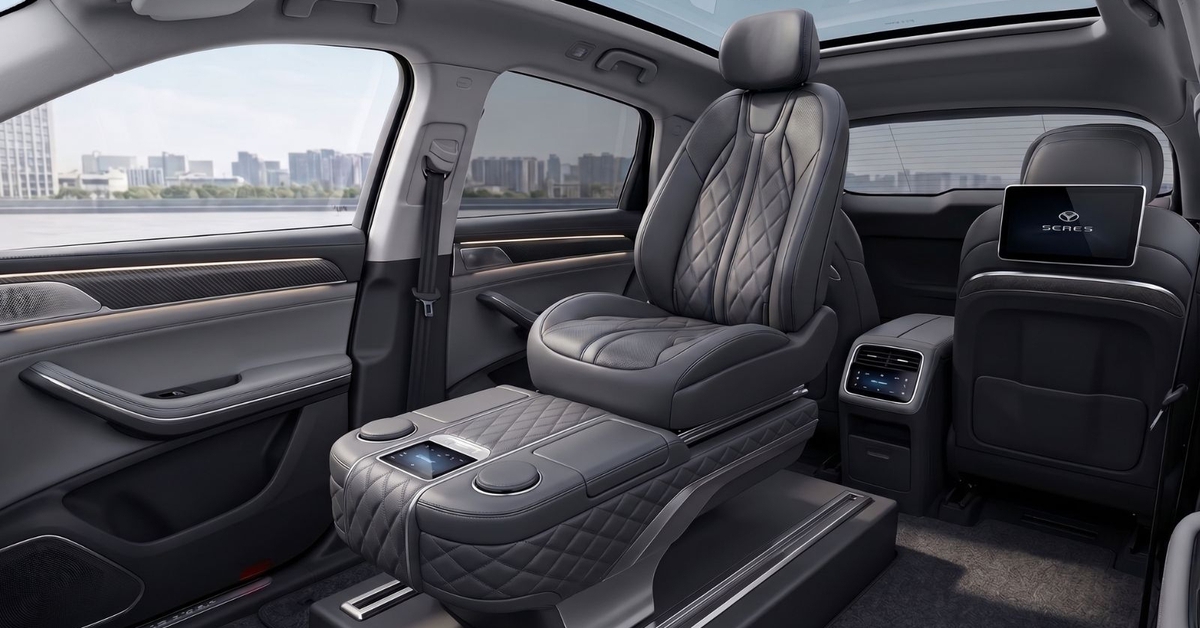 Ô tô có 'toilet ẩn' gây tranh cãi