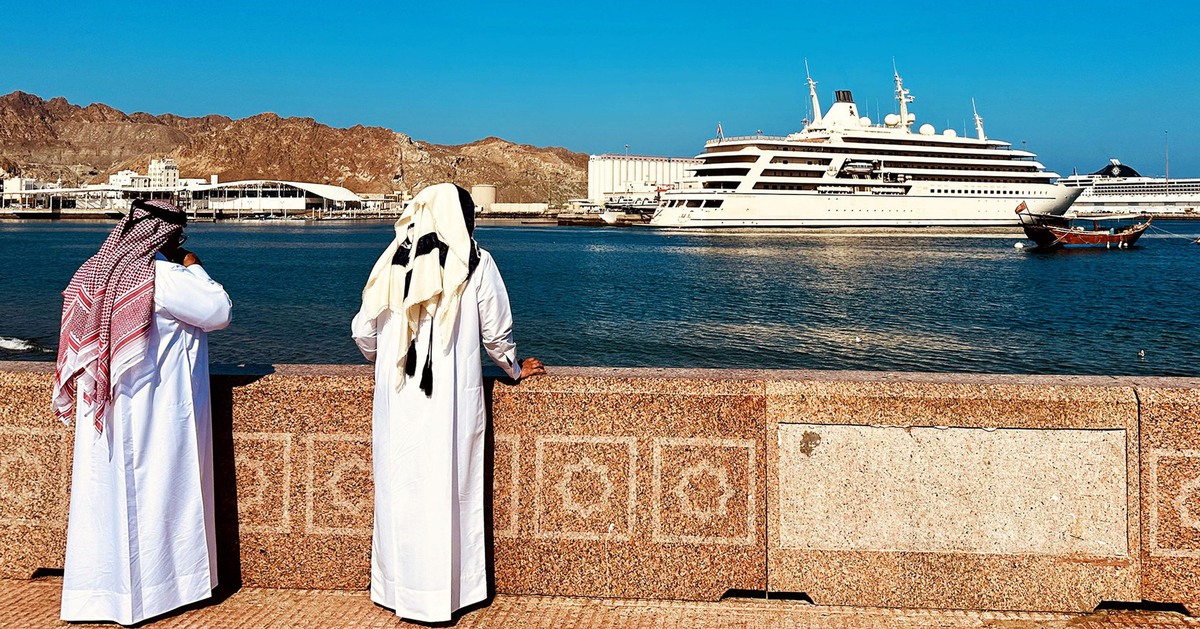 Đến Oman, hướng về Hormuz cầu nguyện hòa bình