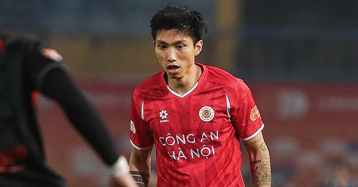 Văn Hậu, Việt Anh bị treo giò