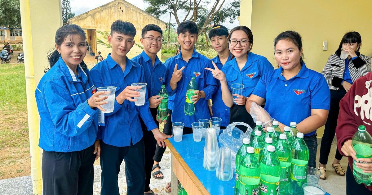 'Vũ trụ lặng im' của người điếc cần chiếc ốc tai tình thương