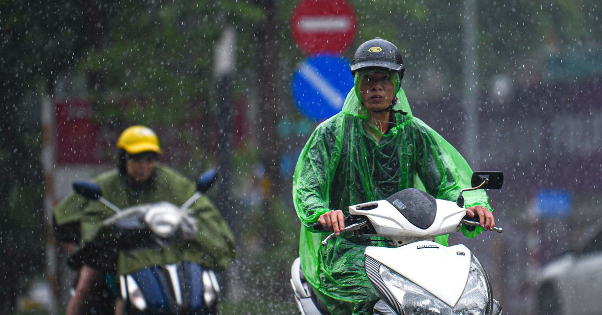 Miền Bắc sắp có mưa giải nhiệt sau đợt nắng nóng hiếm gặp 10 năm qua