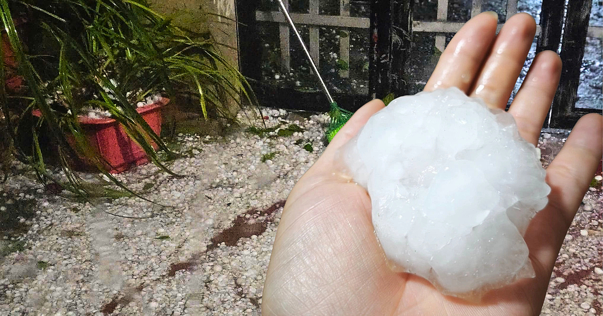 Mưa đá to bằng nắm tay ở Lào Cai, 4 người bị thương