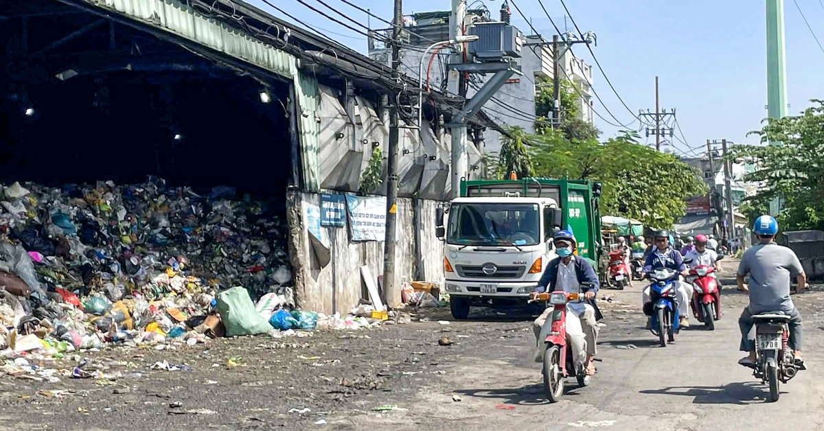 Trạm rác Hiệp Bình ô nhiễm kéo dài, TP.HCM tiếp tục yêu cầu xử lý