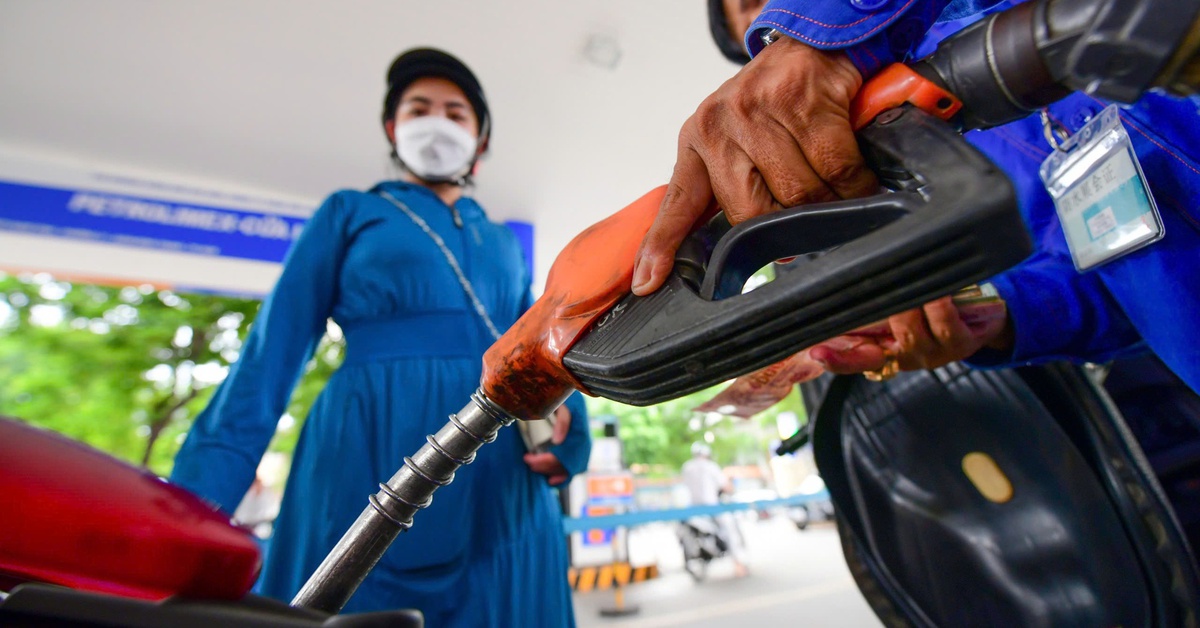 Bộ Công Thương lý giải việc giảm giá dầu vào 0h ngày 16-4