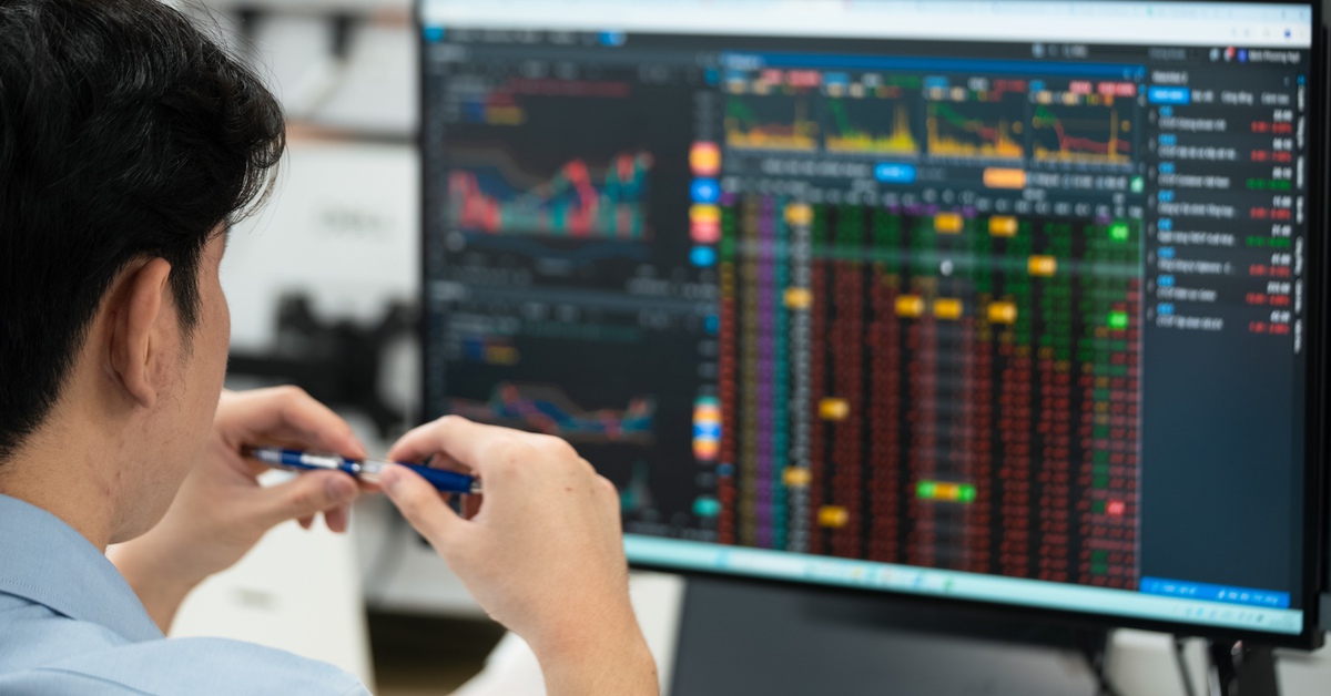 Cổ phiếu Vingroup tiếp tục kéo trụ, VN-Index vẫn 'xanh chỉ số, đỏ danh mục'