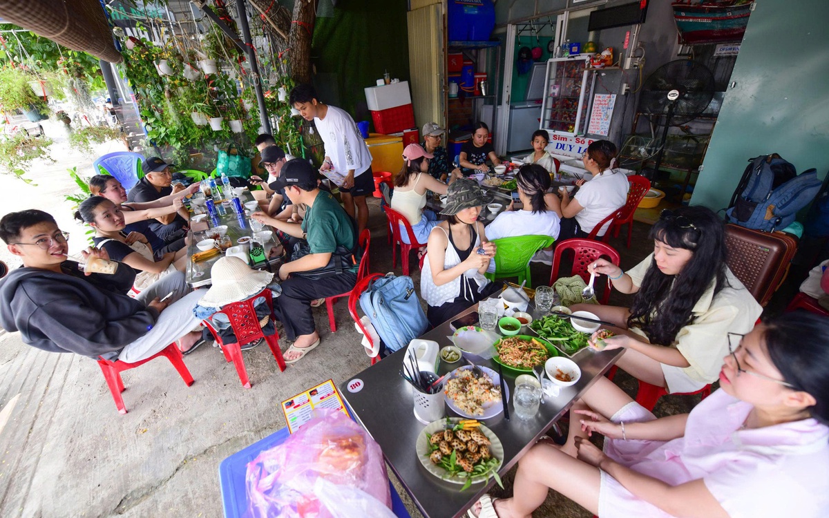 Hộ kinh doanh dưới 500 triệu bị yêu cầu ngưng xuất hóa đơn: Có sai luật?