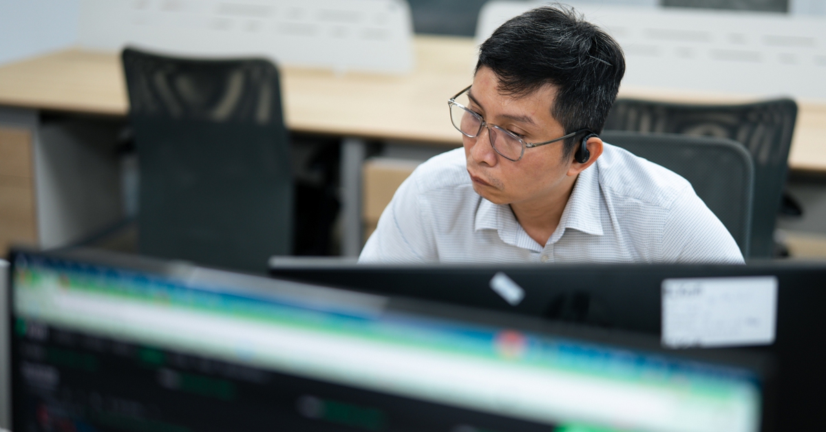 Vốn hóa lớn trước áp lực đại chúng: Tạo nên 'vàng' hay làm hình thức?