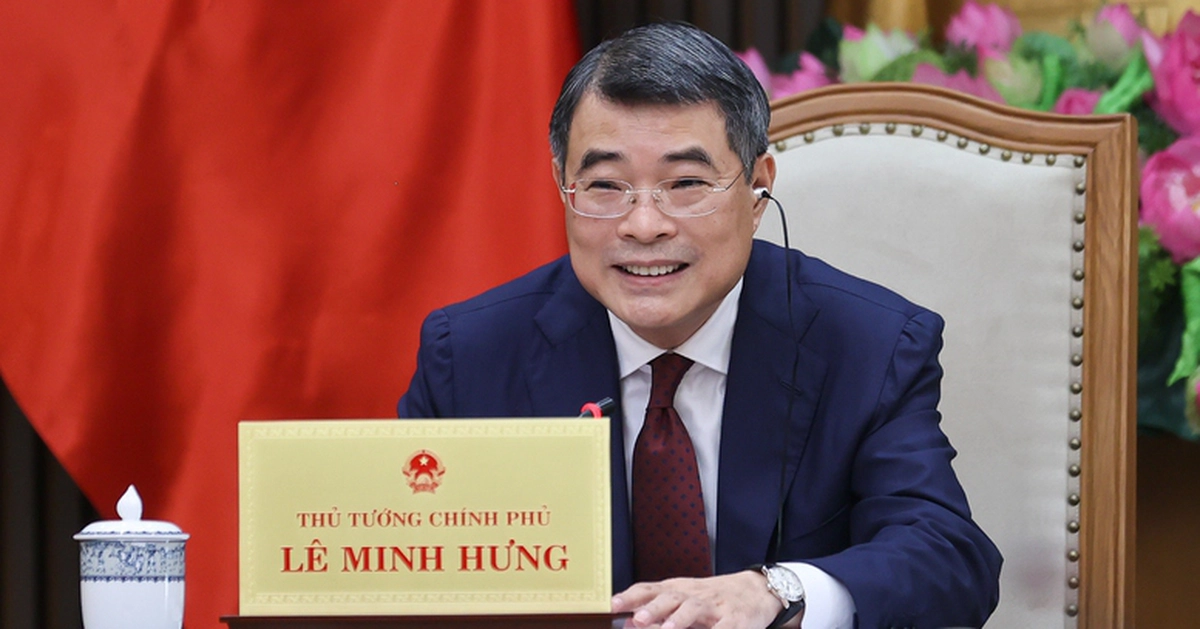 Thủ tướng Lê Minh Hưng điện đàm với Thủ tướng Singapore đề nghị hỗ trợ xây trung tâm tài chính