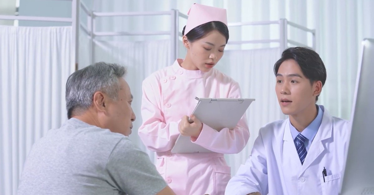 Chăm sóc sức khỏe cho người lớn tuổi trong giai đoạn già hóa dân số