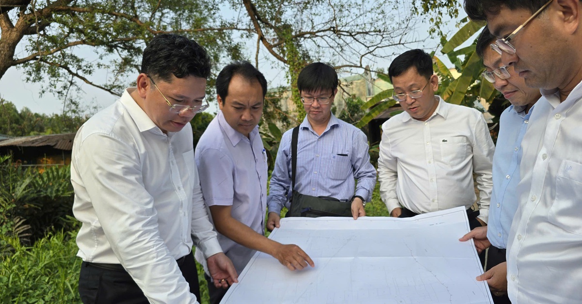 Phó chủ tịch TP.HCM Hoàng Nguyên Dinh: Sớm bố trí tái định cư cho Khu thể thao Rạch Chiếc