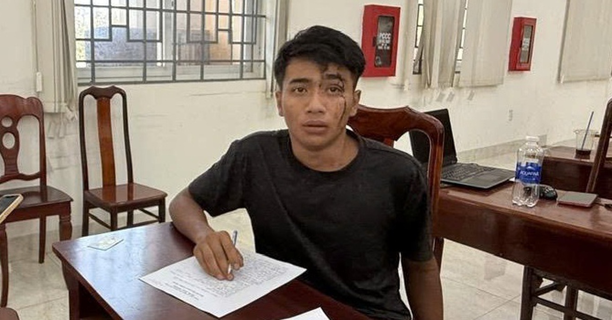 Thanh niên không bằng lái ăn nhậu xong trộm ô tô chạy lòng vòng rồi gây tai nạn