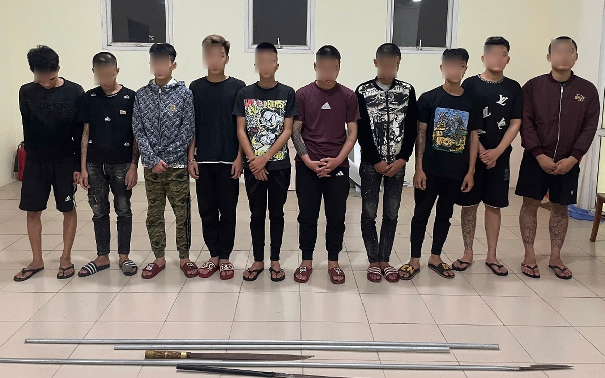 Nhóm thanh thiếu niên mang hung khí truy đuổi nhau trên đường, 1 người chết