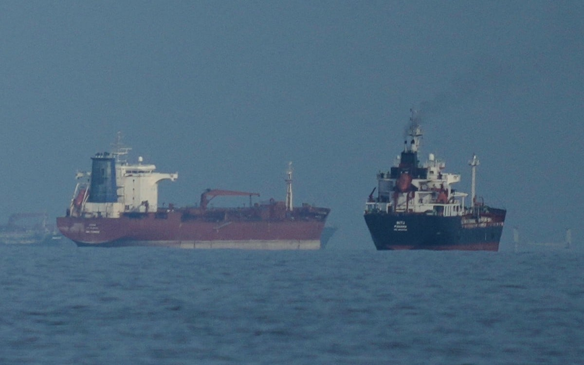 Tàu dầu đầu tiên 'thoát' eo biển Hormuz sau lệnh phong tỏa của Mỹ