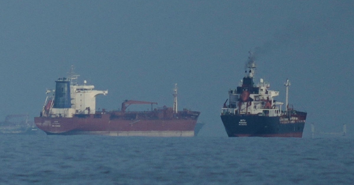 Tàu dầu đầu tiên 'thoát' eo biển Hormuz sau lệnh phong tỏa của Mỹ