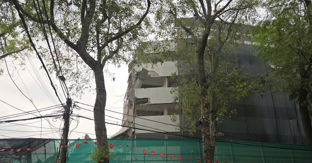 Hà Nội phạt 200 triệu đơn vị phá dỡ nhà gây bụi mù mịt trên phố Cảm Hội