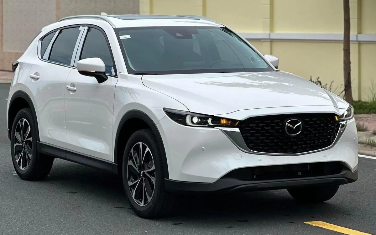 Mazda CX-5 thêm bản thấp ở Việt Nam: Niêm yết chưa tới 700 triệu, còn giảm thêm ở đại lý đọ cả SUV B
