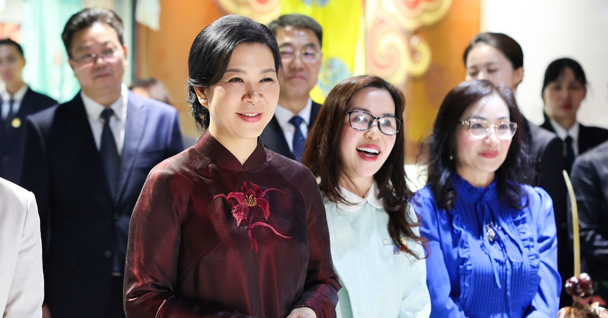 Phu nhân Ngô Phương Ly tại điểm hẹn của những âm vang hữu nghị Việt - Trung