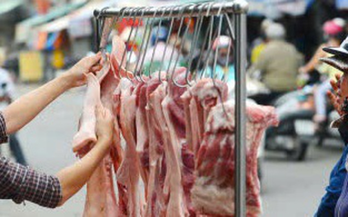 Sốc nhiễm khuẩn, suy đa tạng vì nhiễm liên cầu lợn sau khi chế biến thịt heo sống