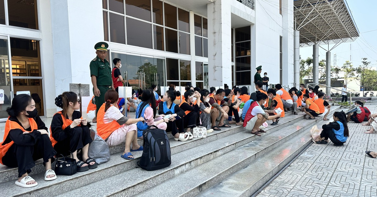 Đồng Tháp tiếp nhận 226 công dân Việt Nam về từ Campuchia