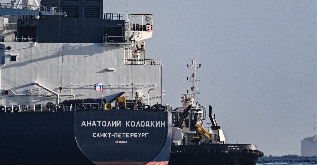 Mỹ tiếp tục gia hạn cho các nước mua dầu bị trừng phạt của Nga thêm một tháng