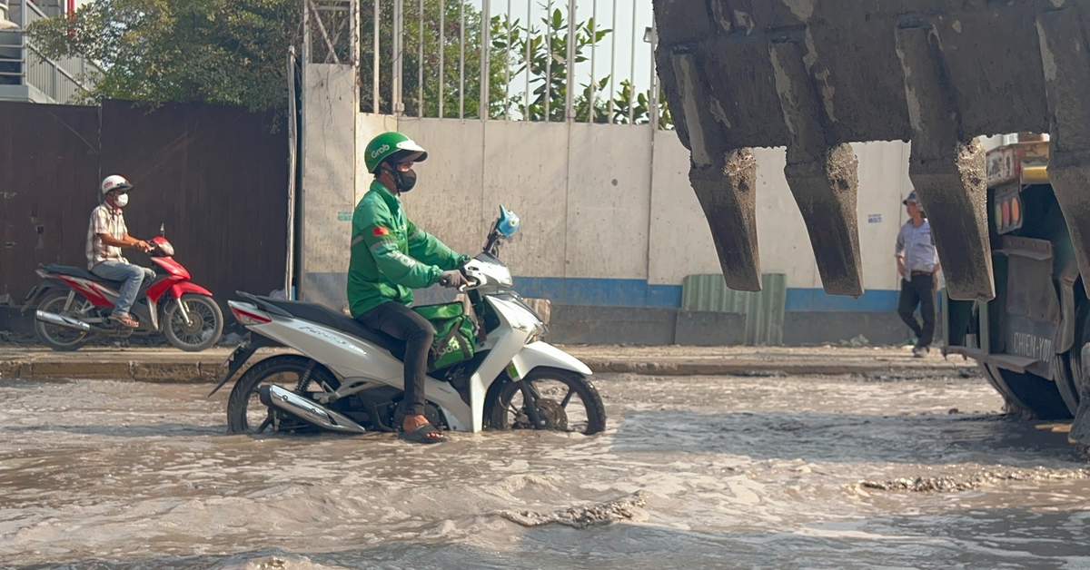 TP.HCM cho sửa ngay đường Bến Nghé, Lưu Trọng Lư, không chờ xong thủ tục