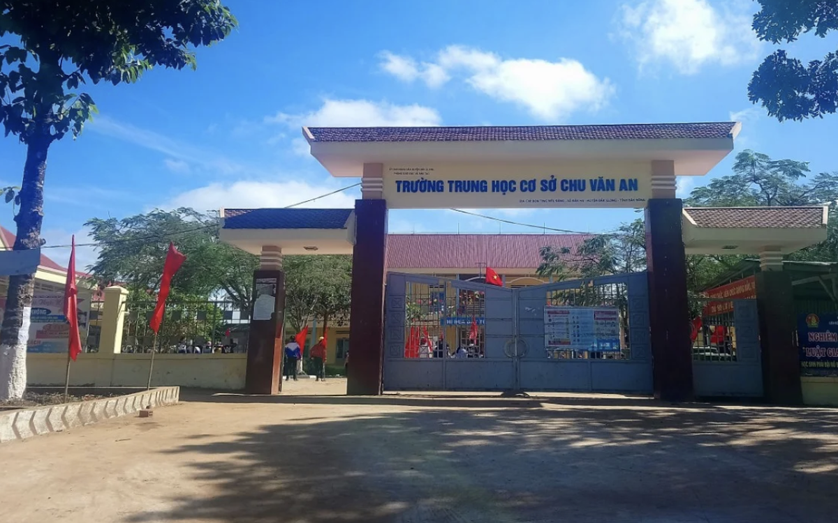 Học sinh lớp 9 ngất xỉu trong giờ thể dục, qua đời sau đó