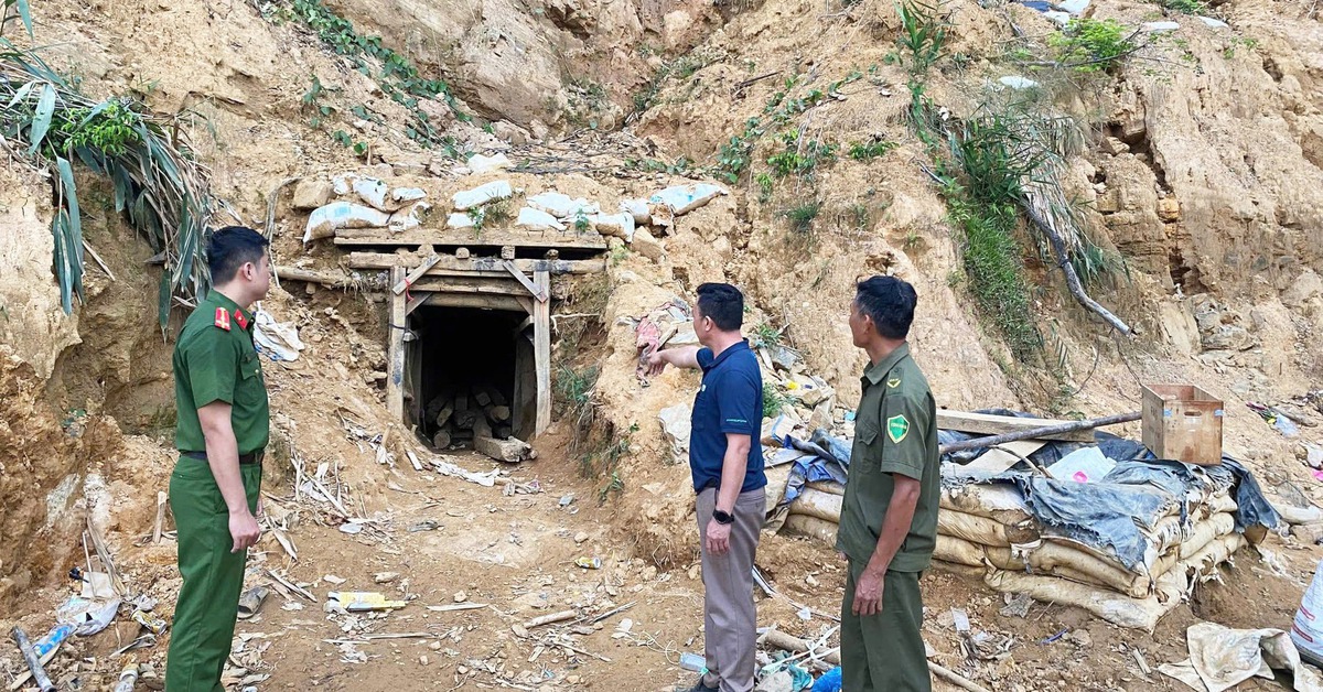 Kiểm tra, truy quét khai thác vàng trái phép ở Hố Nước