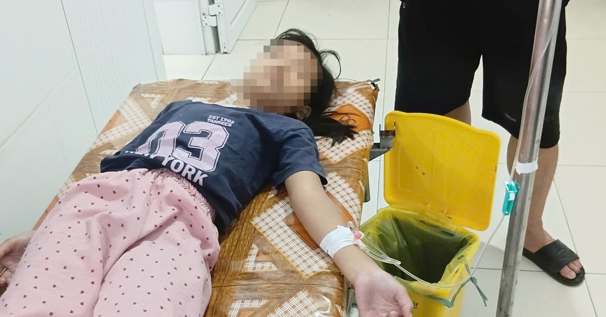 Hơn 20 người nhập viện nghi ngộ độc sau khi ăn bánh mì