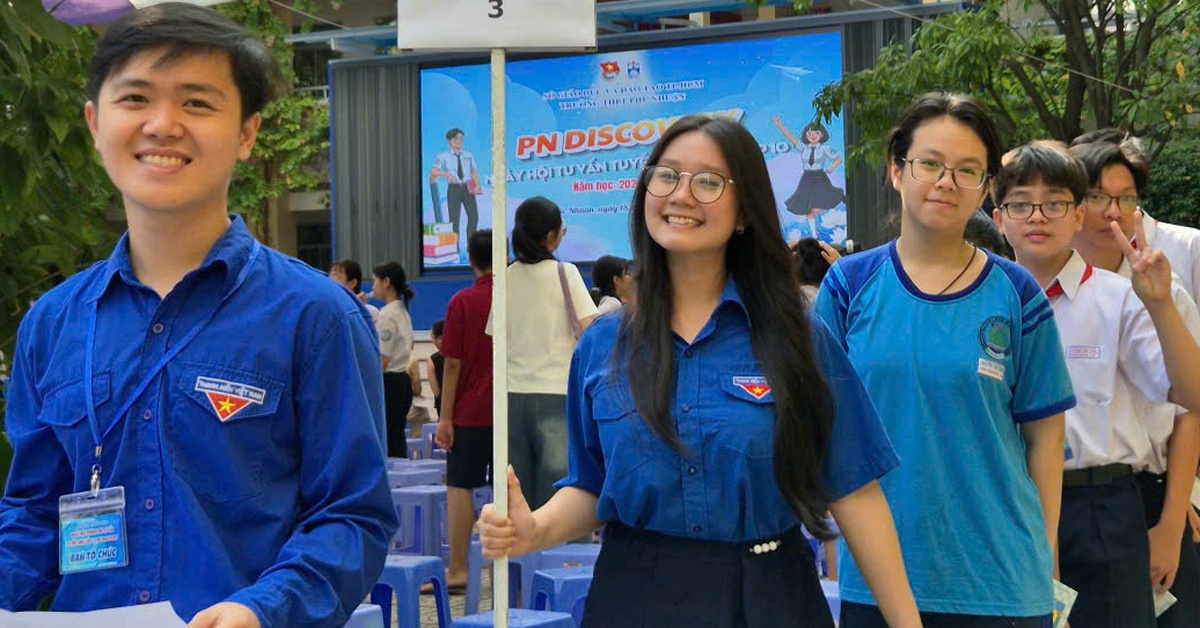 Hiệu trưởng trường THPT top 1 TP.HCM tư vấn thi lớp 10 khiến học sinh bất ngờ