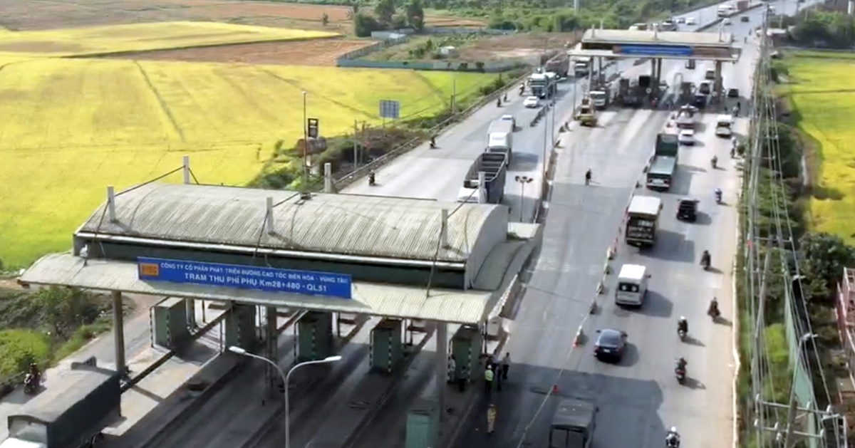 Đồng Nai bắt đầu tháo dỡ 2 trạm thu phí trên quốc lộ 51
