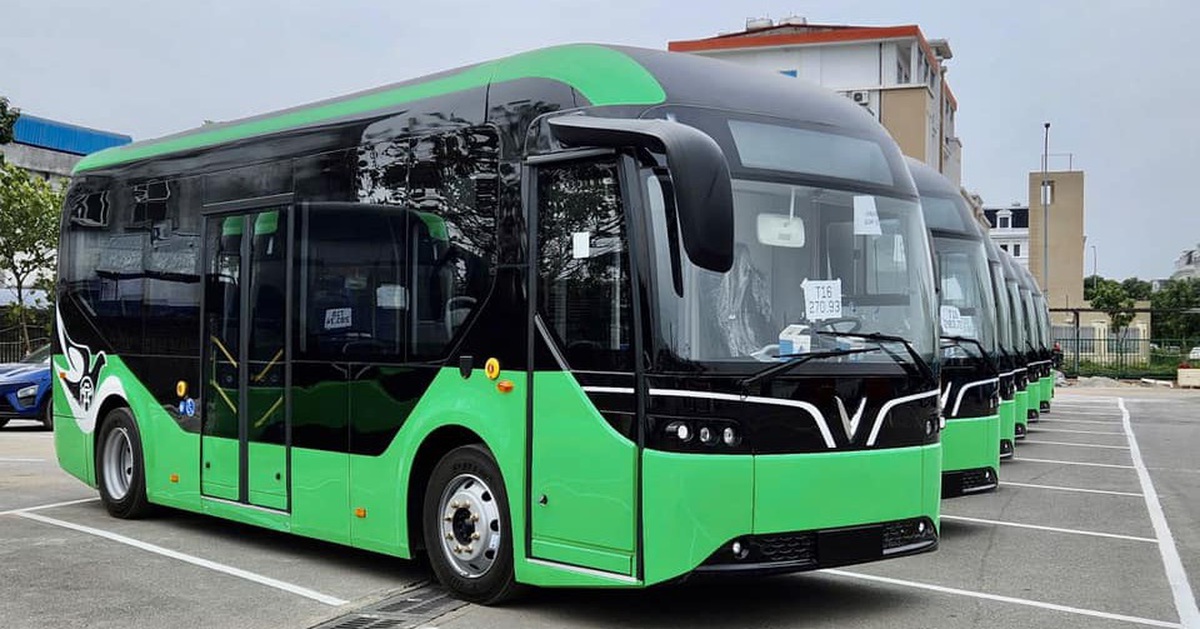 Hà Nội đưa thêm 53 xe buýt điện vào hoạt động