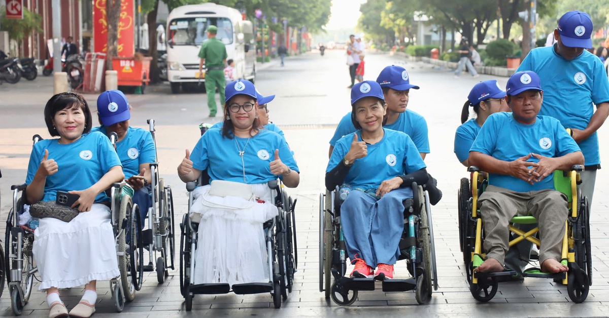Chuyển từ y tế - chăm sóc sang xã hội - hòa nhập cho người khuyết tật