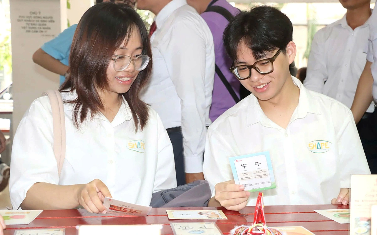 Trao chìa khóa bước ra trường quốc tế