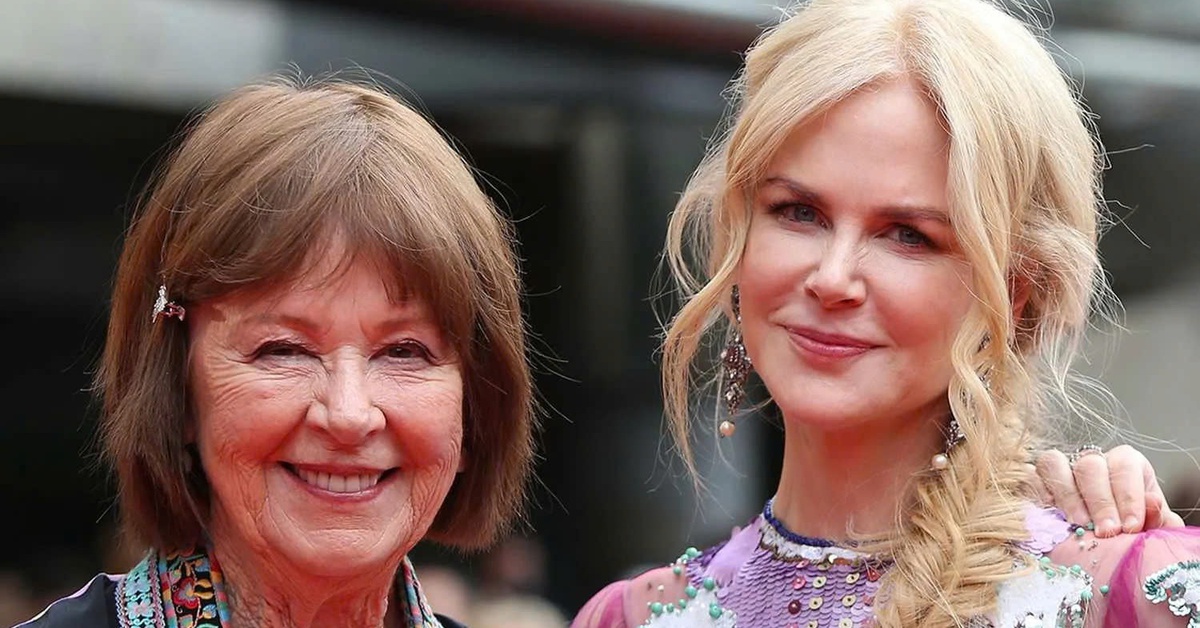 Nicole Kidman nhớ lại giây phút hay tin mẹ qua đời