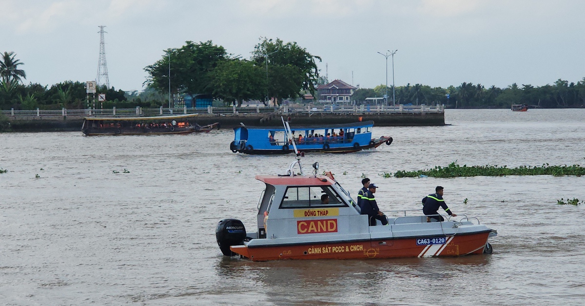 Hai người đàn ông té xuống sông Tiền mất tích sau khi dự tiệc sinh nhật trên tàu du lịch