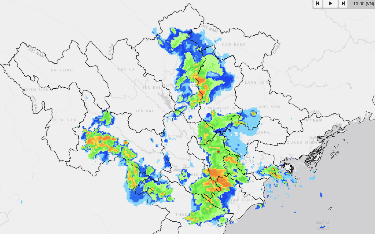 'Bức tường dông' khổng lồ đang quét Bắc Bộ
