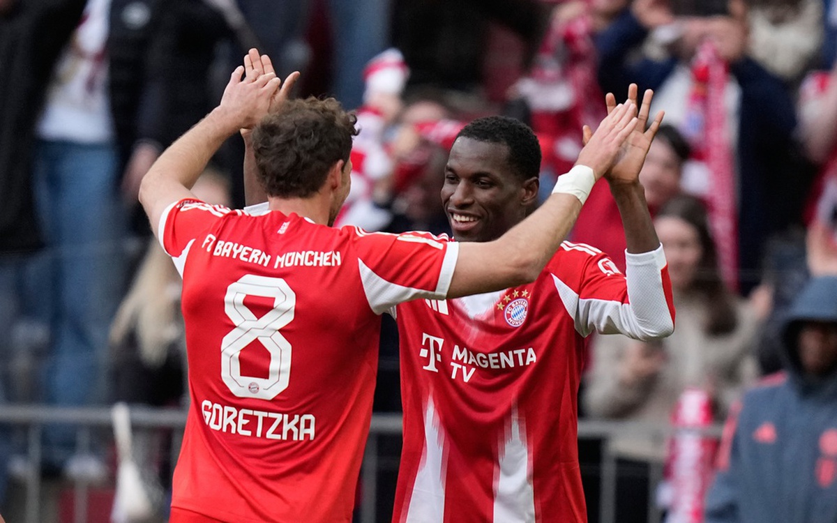 Bayern Munich vô địch Bundesliga lần thứ 13 trong 14 năm