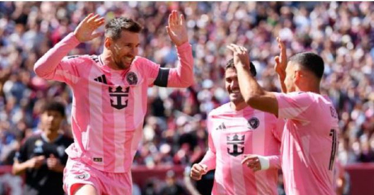 Messi lập cú đúp giúp Inter Miami chiến thắng trong trận ra mắt huấn luyện viên mới