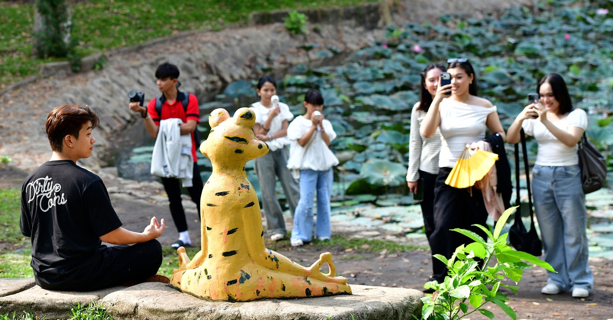 Cơn sốt checkin với tượng động vật ở Thảo cầm viên Sài Gòn