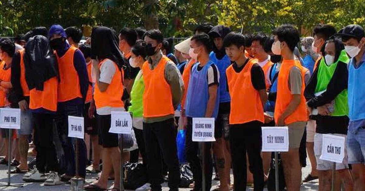 Tiếp nhận 12 công dân Đắk Lắk trở về từ Campuchia, điều tra đường dây 'việc nhẹ, lương cao'