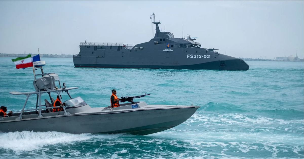 Iran nổ súng chặn hai tàu Ấn Độ đi qua eo biển Hormuz