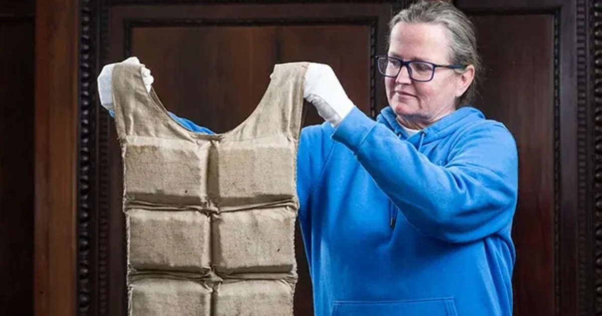 Áo phao trong thảm kịch Titanic lập kỷ lục đấu giá với hơn 900.000 USD